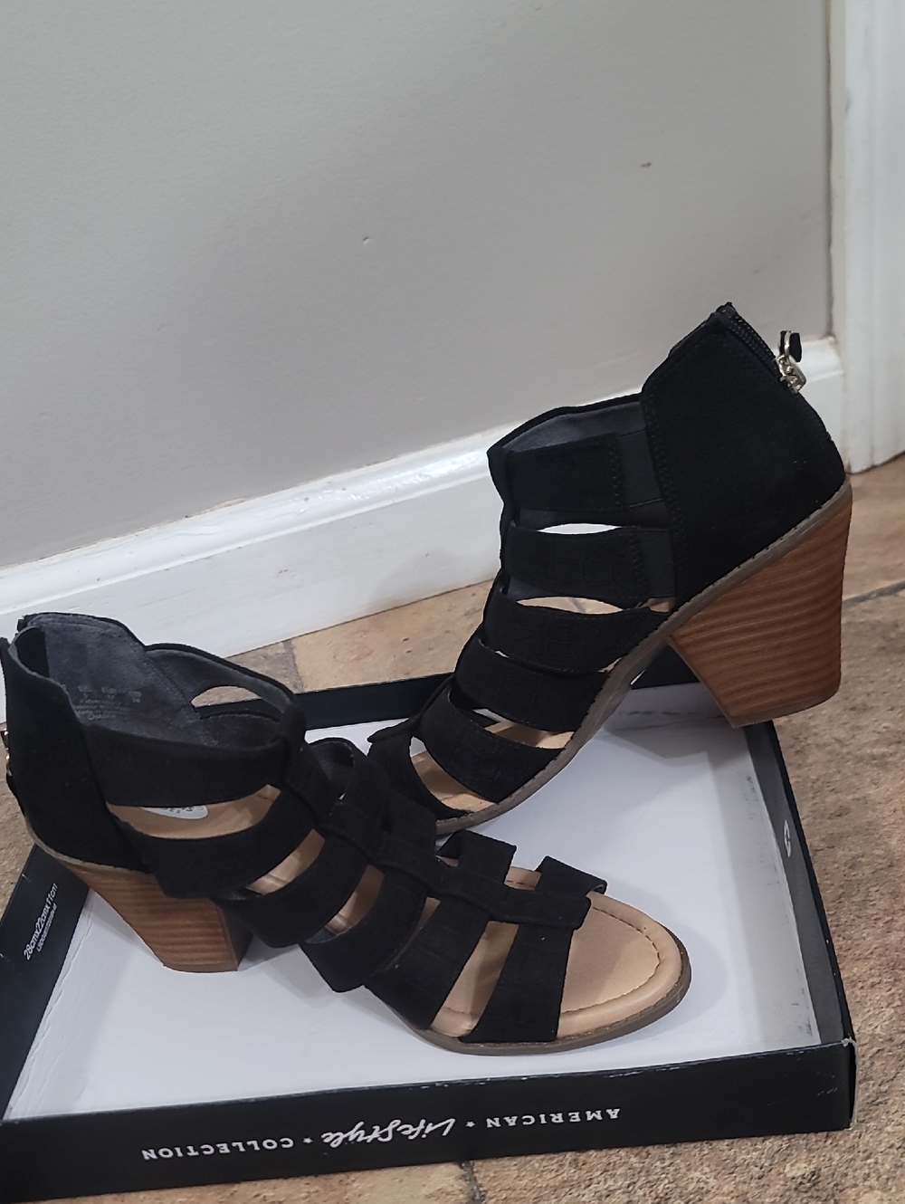 Dr. Scholl's Black Strappy Block Heel Sandals